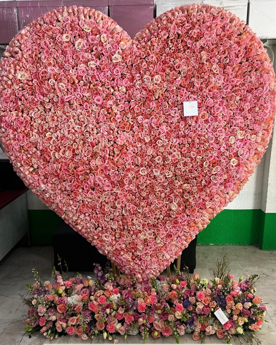 Escultura de 4000 rosas