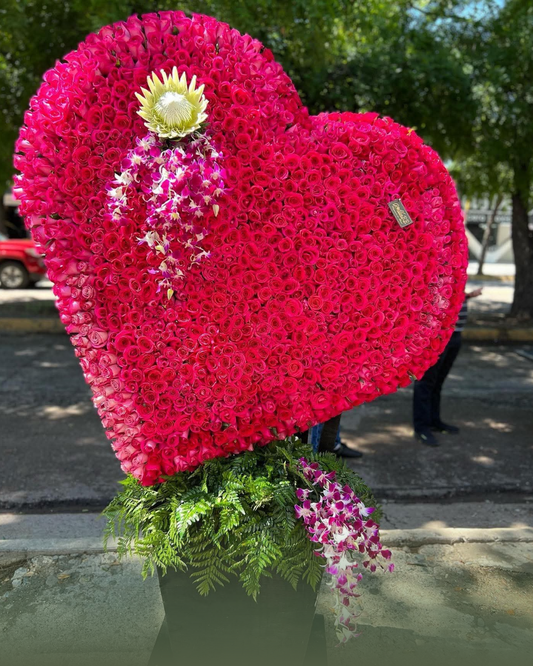 Escultura de 2000 rosas